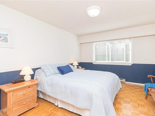 304-1665 Oak Bay Ave, Victoria, BC - Indoor Photo Showing Bedroom