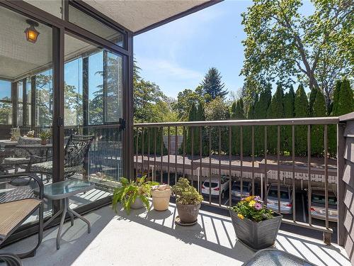 304-1665 Oak Bay Ave, Victoria, BC - Outdoor With Exterior