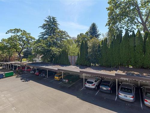 304-1665 Oak Bay Ave, Victoria, BC - Outdoor