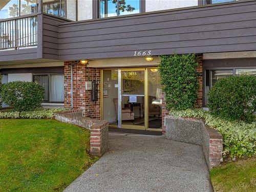 304-1665 Oak Bay Ave, Victoria, BC - Outdoor