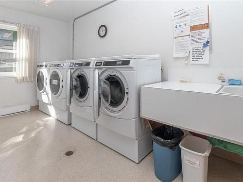 304-1665 Oak Bay Ave, Victoria, BC - Indoor Photo Showing Laundry Room
