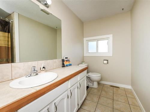 3396 Primrose St, Cumberland, BC - Indoor Photo Showing Bathroom