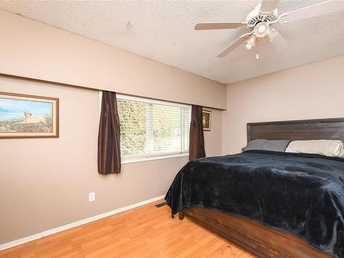 3396 Primrose St, Cumberland, BC - Indoor Photo Showing Bedroom