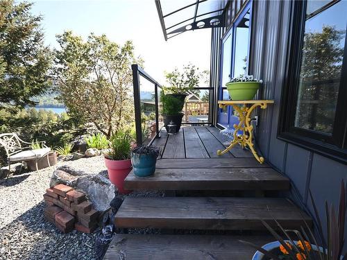 7468 Teal Crt, Lake Cowichan, BC - Outdoor With Exterior