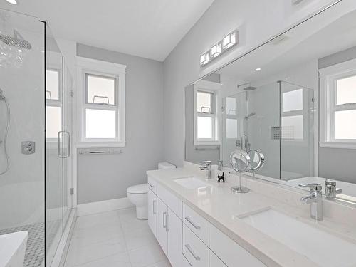 2327 Azurite Cres, Langford, BC - Indoor Photo Showing Bathroom