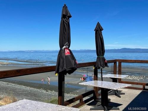 3109 Island Hwy West, Qualicum Beach, BC 