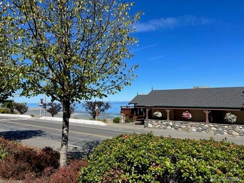 3109 Island Hwy West, Qualicum Beach, BC 