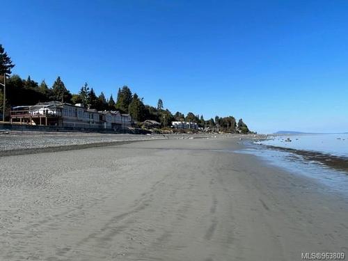 3109 Island Hwy West, Qualicum Beach, BC 