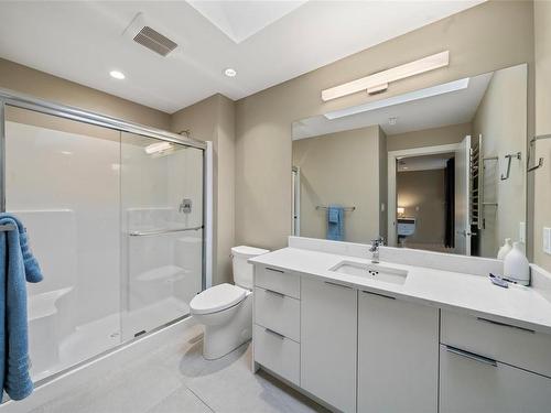 105-2096 Kennedy St, Sooke, BC - Indoor Photo Showing Bathroom