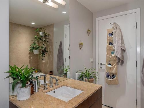 314-100 Saghalie Rd, Victoria, BC - Indoor Photo Showing Bathroom
