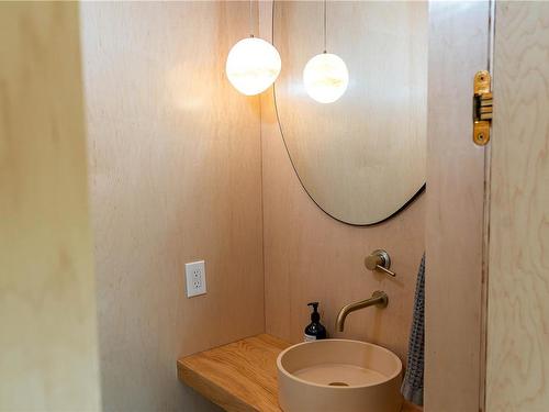 1220 Starlight Grove, Sooke, BC - Indoor Photo Showing Bathroom