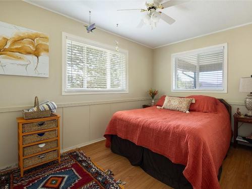 3161 Crosby Road, Vernon, BC - Indoor Photo Showing Bedroom