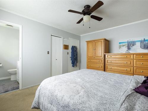 3161 Crosby Road, Vernon, BC - Indoor Photo Showing Bedroom