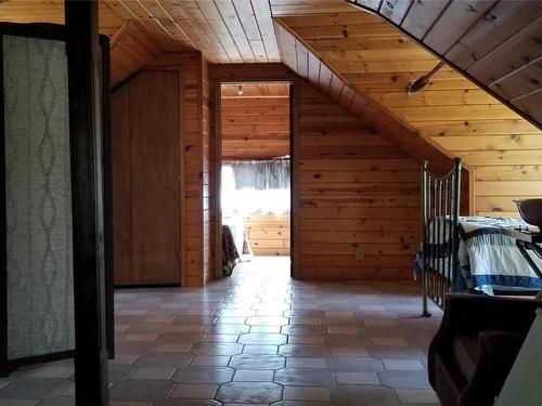 1377 Collings Road, Seymour Arm, BC - Indoor Photo Showing Other Room