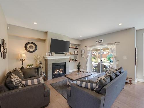 3557 Pritchard Creek Rd, Langford, BC - Indoor Photo Showing Living Room