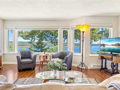 21-100 Gifford Rd, Ladysmith, BC - Indoor Photo Showing Living Room