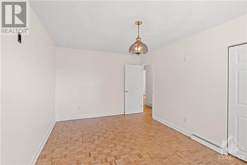 1154 Dartmouth Avenue, Ottawa, ON - Indoor Photo Showing Other Room