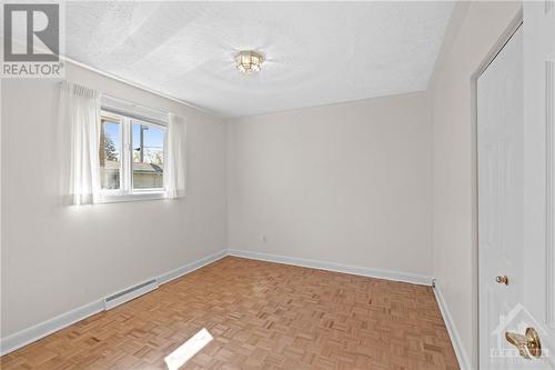 1154 Dartmouth Avenue, Ottawa, ON - Indoor Photo Showing Other Room