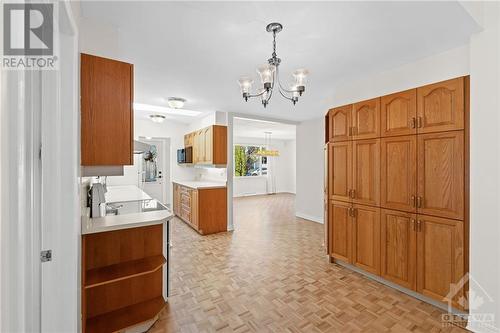 1154 Dartmouth Avenue, Ottawa, ON - Indoor Photo Showing Kitchen