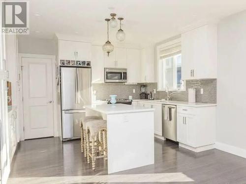 20372 121B Avenue, Maple Ridge, BC - Indoor Photo Showing Kitchen With Upgraded Kitchen