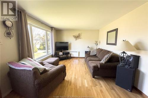 16 Windymere Dr, Sackville, NB - Indoor Photo Showing Living Room