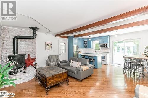 2440 Champlain Road, Tiny, ON - Indoor Photo Showing Living Room