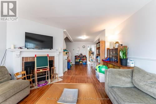 6 Cumberland Lane, Ajax, ON - Indoor Photo Showing Living Room