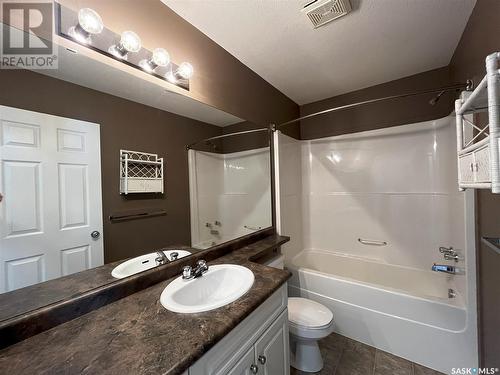 17 135 Pawlychenko Lane, Saskatoon, SK - Indoor Photo Showing Bathroom