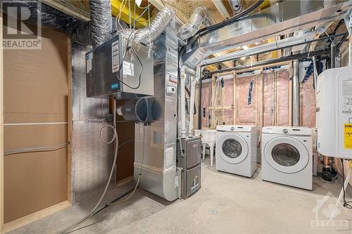 364 Appalachian Circle, Ottawa, ON - Indoor Photo Showing Laundry Room