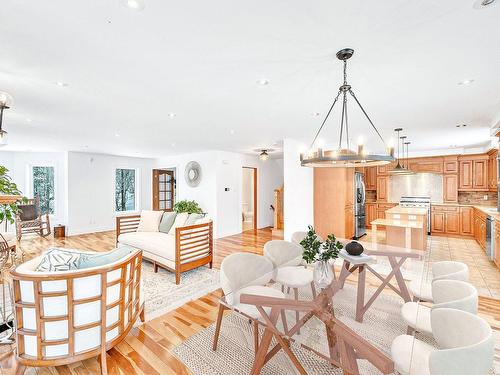 Dining room - 110 Rue Du Domaine-Fortier, Saint-Colomban, QC - Indoor Photo Showing Living Room