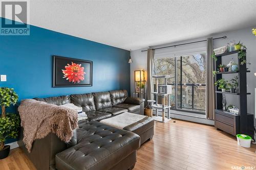 404 101 111Th Street W, Saskatoon, SK - Indoor Photo Showing Living Room