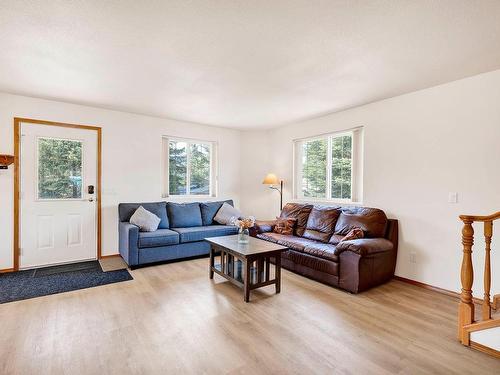 790 Spruce Street, Blue River, BC - Indoor Photo Showing Living Room