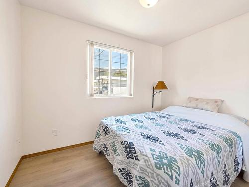 790 Spruce Street, Blue River, BC - Indoor Photo Showing Bedroom