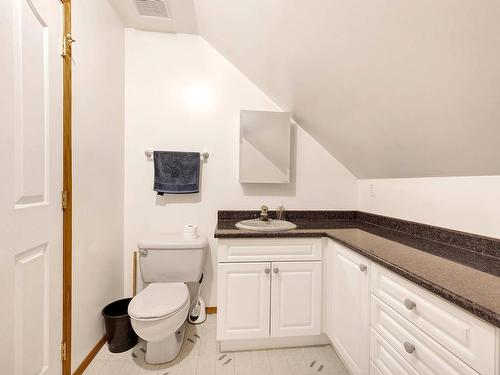 790 Spruce Street, Blue River, BC - Indoor Photo Showing Bathroom