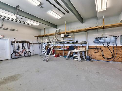 2451 Tranquille Rd, Kamloops, BC - Indoor Photo Showing Garage