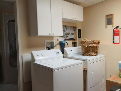 4000 Mountain View Road, Out Of District, BC - Indoor Photo Showing Laundry Room