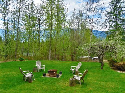 4000 Mountain View Road, Out Of District, BC - Outdoor With Backyard