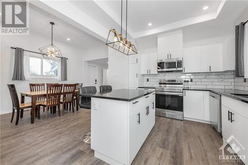 267 Sidney Avenue, Renfrew, ON - Indoor Photo Showing Kitchen With Upgraded Kitchen