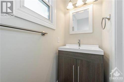 267 Sidney Avenue, Renfrew, ON - Indoor Photo Showing Bathroom