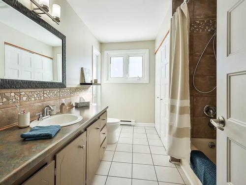 Bathroom - 50 Rue Raymond-Macmillan, Gatineau (Buckingham), QC - Indoor Photo Showing Bathroom