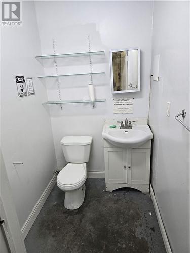 323 Regent Street, Sudbury, ON - Indoor Photo Showing Bathroom