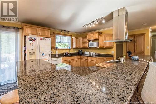 3685 Loch Lomond Road, Saint John, NB - Indoor Photo Showing Kitchen With Double Sink