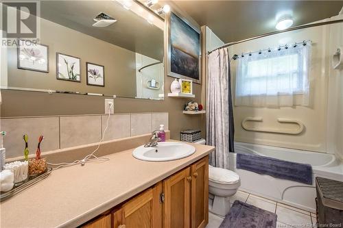 3685 Loch Lomond Road, Saint John, NB - Indoor Photo Showing Bathroom