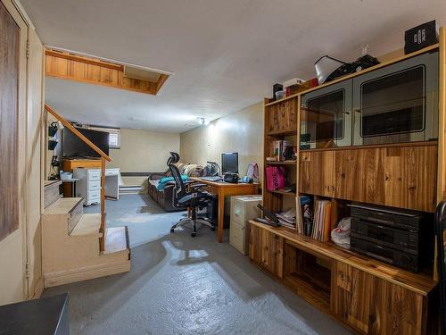 Salle familiale - 1220 15E Rue, Shawinigan, QC - Indoor Photo Showing Other Room