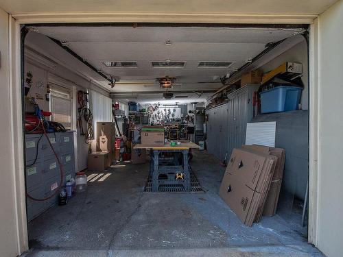 Garage - 1220 15E Rue, Shawinigan, QC - Indoor Photo Showing Garage