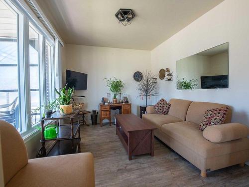 Living room - 1220 15E Rue, Shawinigan, QC - Indoor Photo Showing Living Room