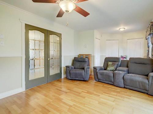 Den - 10620 Rue Renaud, Terrebonne (La Plaine), QC - Indoor Photo Showing Living Room