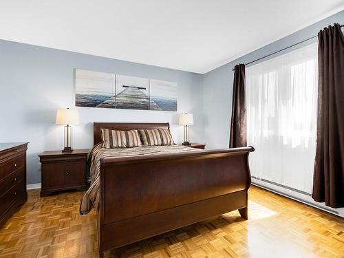 Chambre Ã  coucher principale - 50 Rue Yvon-Cousineau, Blainville, QC - Indoor Photo Showing Bedroom
