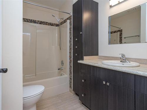 3541 Arbutus Dr South, Cobble Hill, BC - Indoor Photo Showing Bathroom