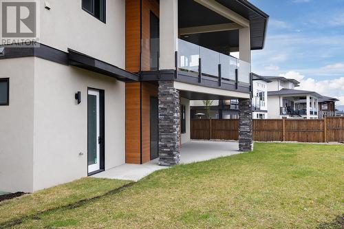 5624 Mountainside Drive, Kelowna, BC - Outdoor With Exterior